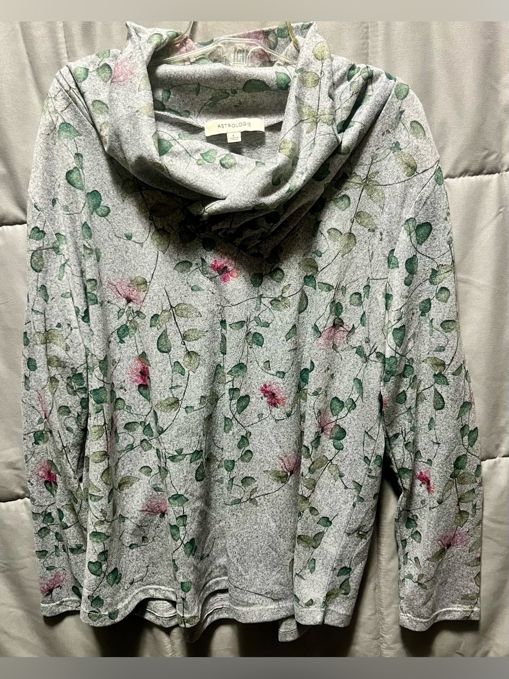 Astrologie Knit Top Size L Large Gray Pretty
